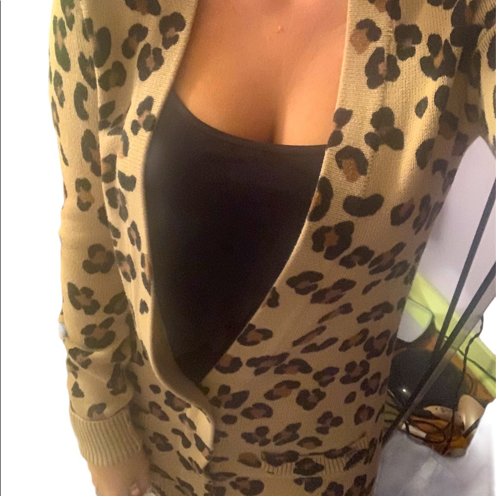 PINK Victoria’s Secret Cheetah Print Sweater